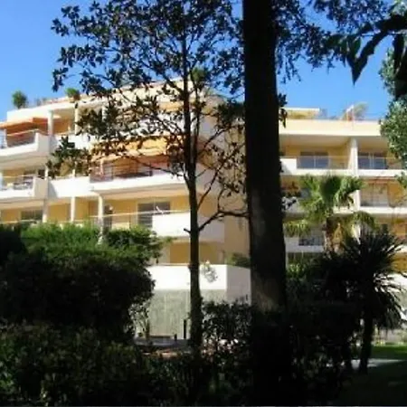 Bright In St Raphael With A Balcony, Great Views And Ac *
